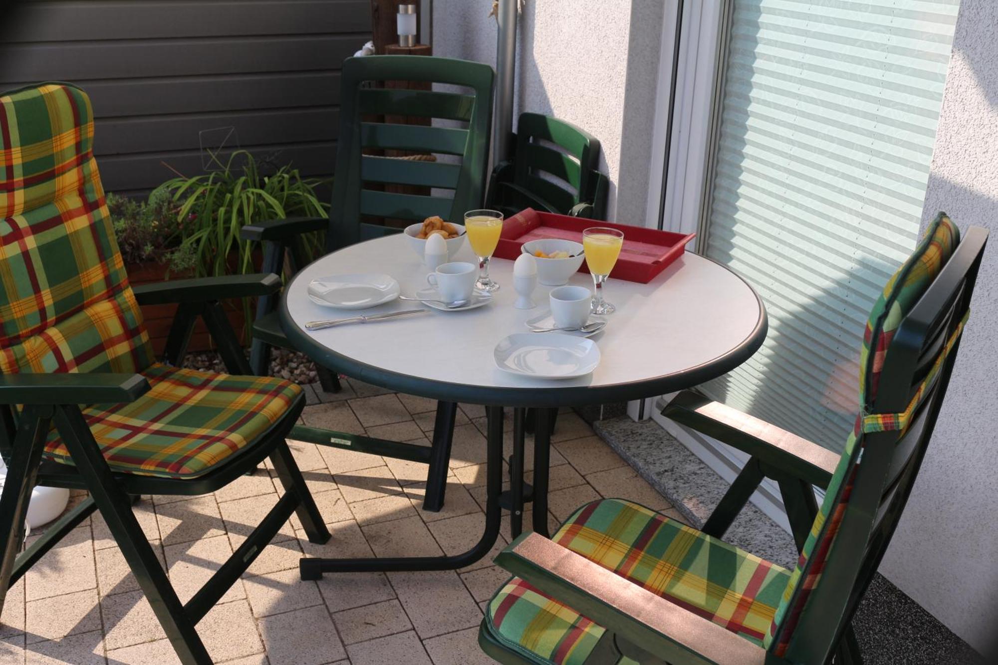 Tornow Apartment *
